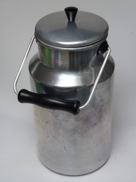 2 Liter Aluminium Milchkanne alt gebraucht