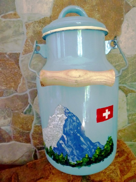 Fertig bemalte 2 Liter Künstler Milchkanne Motiv Matterhorn gleich bestellen.